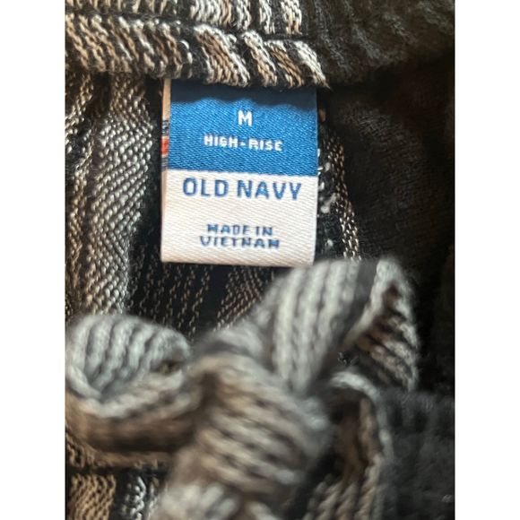 Black and Gray striped shorts, Size M - Picture 6 of 11